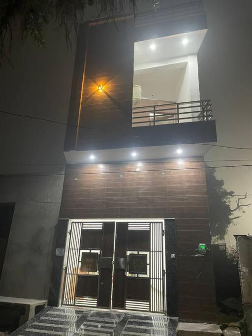 Rukmani Villas Group Of Rukmani Home Stay Mathura Luaran gambar